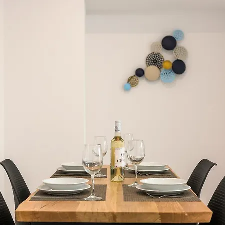 شقة Quarters Luxury Apts *