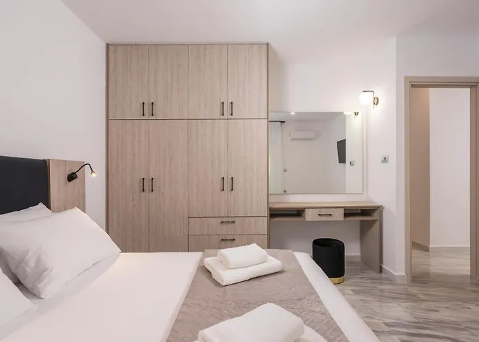 Quarters Luxury Apts *