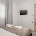 Quarters Luxury Apts Apartamento *