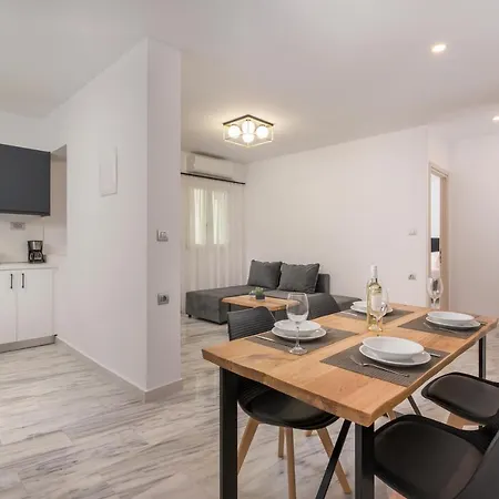 Quarters Luxury Apts Appartamento *