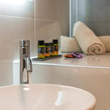 Quarters Luxury Apts Apartament *