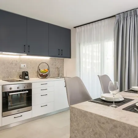 Quarters Luxury Apts Appartement