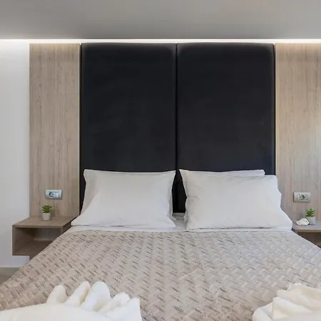 アパート Quarters Luxury Apts *