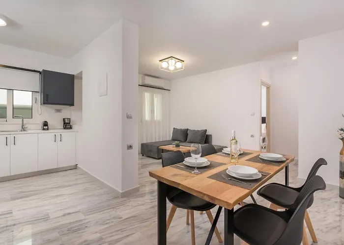 Quarters Luxury Apts Apartamento *